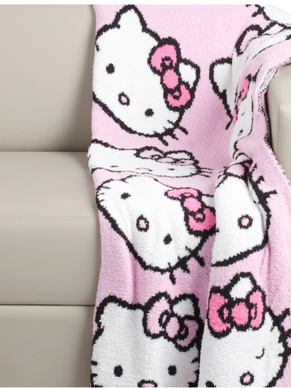 HELLO KITTY 50x70 Pretty Faces Knit Throw 50x70 NWT